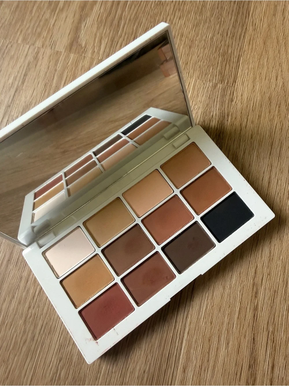 Almost new Makeup by Mario master mattes eyeshadow palette